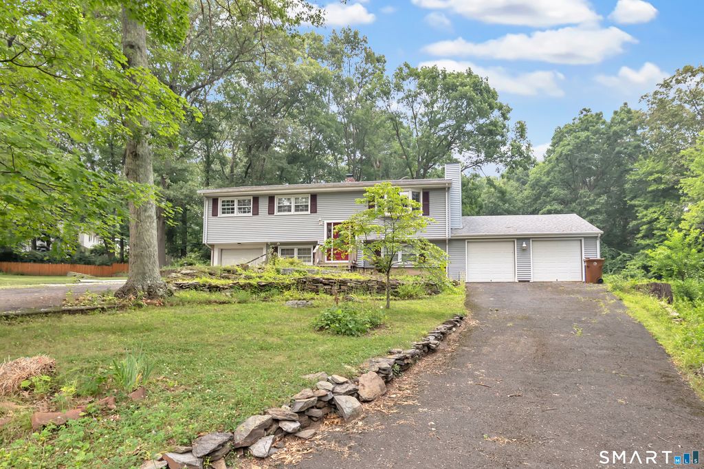19 Meadowlark Drive, Shelton, CT 06484