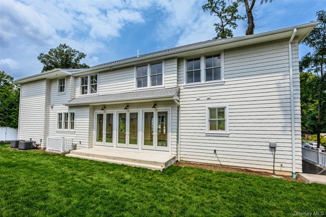 28 Alsace Place, Northport, NY 11768