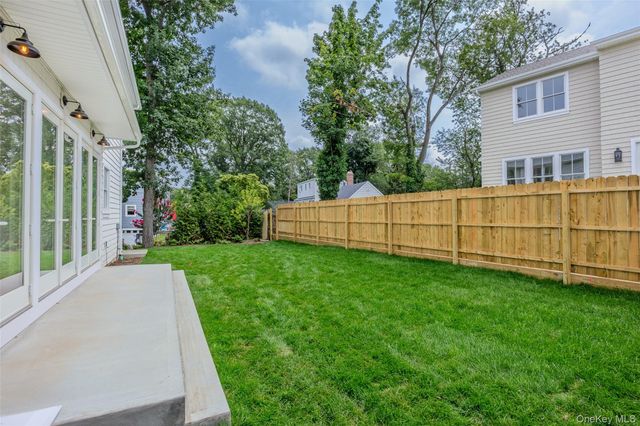 28 Alsace Place, Northport, NY 11768