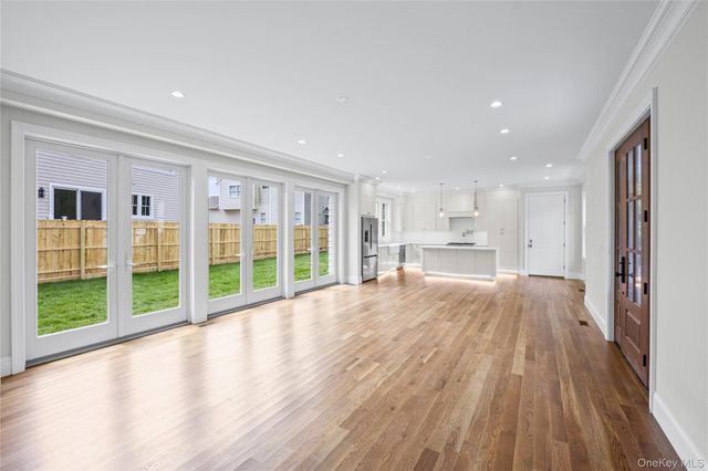 28 Alsace Place, Northport, NY 11768