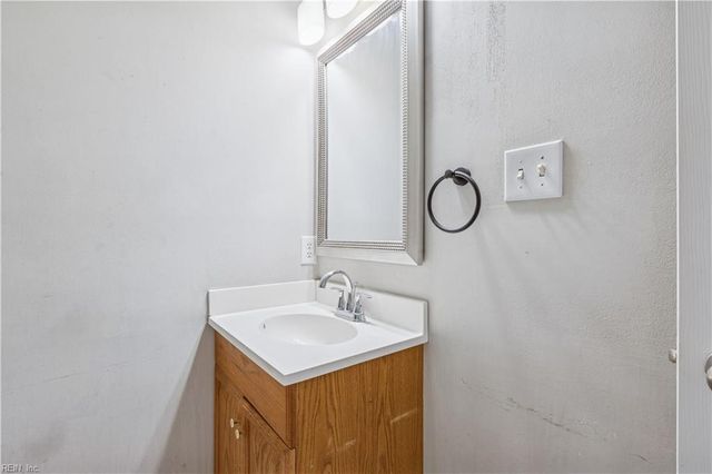 197 Cedar RD, Poquoson, VA 23662