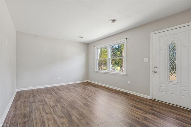 197 Cedar RD, Poquoson, VA 23662