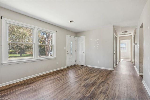 197 Cedar RD, Poquoson, VA 23662