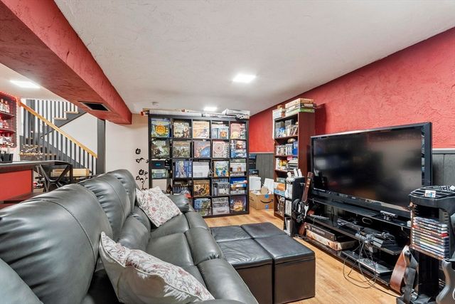 68 Murphy Rd, Hudson, MA 01749