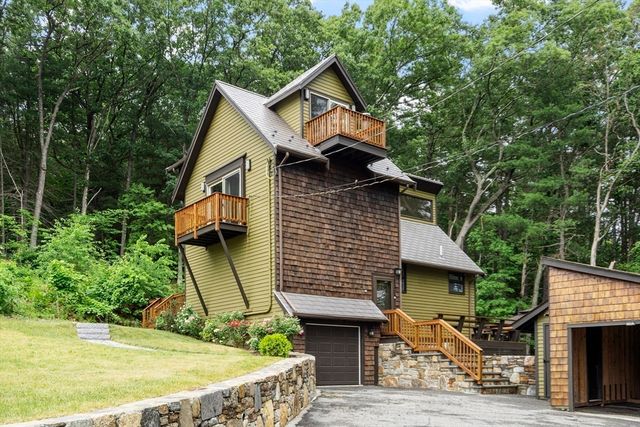 68 Murphy Rd, Hudson, MA 01749