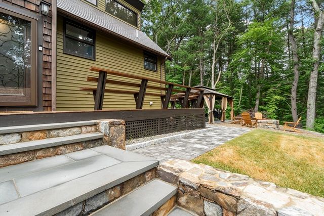 68 Murphy Rd, Hudson, MA 01749