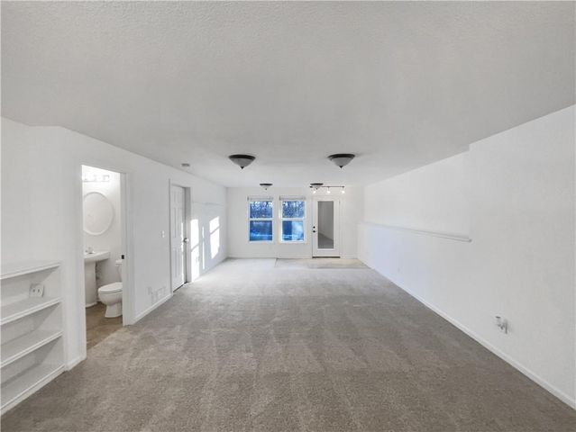 12202 N Highland Avenue, Kansas City, MO 64165