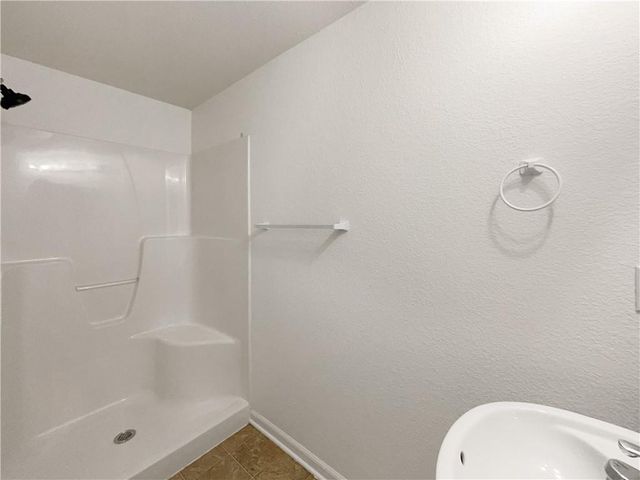 12202 N Highland Avenue, Kansas City, MO 64165