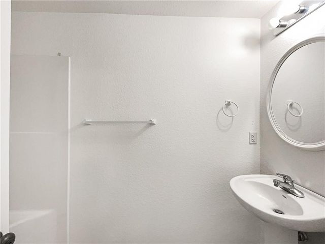 12202 N Highland Avenue, Kansas City, MO 64165