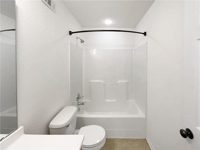 12202 N Highland Avenue, Kansas City, MO 64165