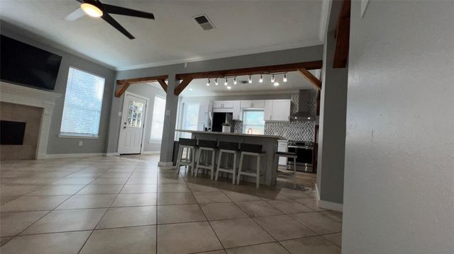 19219 Kristen Pine Drive, Humble, TX 77346