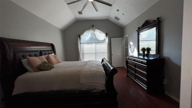 19219 Kristen Pine Drive, Humble, TX 77346