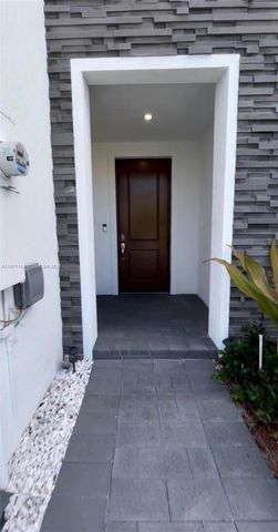 10945 SW 235th Ln, Homestead, FL 33032