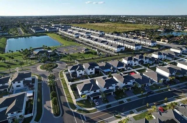 10945 SW 235th Ln, Homestead, FL 33032