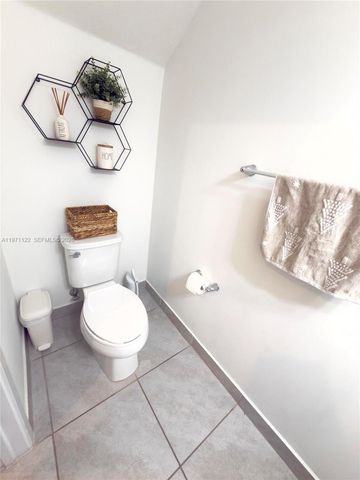 10945 SW 235th Ln, Homestead, FL 33032