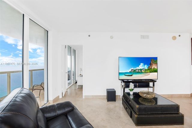 1830 S Ocean Drive 2808, Hallandale Beach, FL 33009