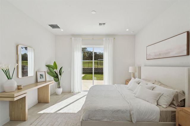 462 SKYFIELD COURT, Lady Lake, FL 32159