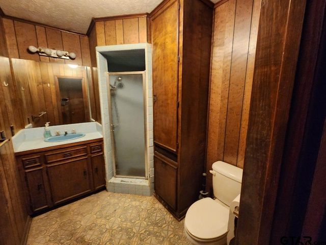 214 FM 1819, Wells, TX 75976