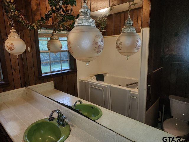 214 FM 1819, Wells, TX 75976