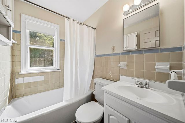 1613 Temple Avenue, Mayfield Heights, OH 44124