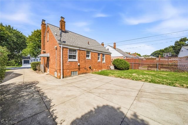 1613 Temple Avenue, Mayfield Heights, OH 44124