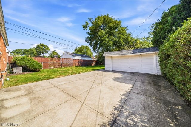 1613 Temple Avenue, Mayfield Heights, OH 44124