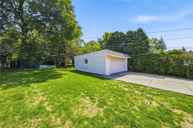1613 Temple Avenue, Mayfield Heights, OH 44124