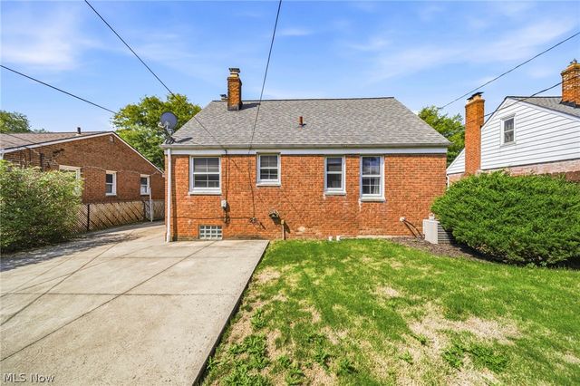 1613 Temple Avenue, Mayfield Heights, OH 44124