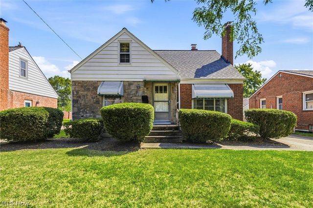 1613 Temple Avenue, Mayfield Heights, OH 44124