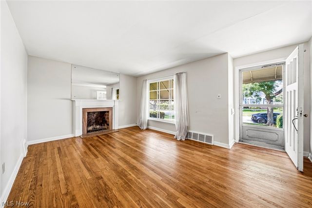 1613 Temple Avenue, Mayfield Heights, OH 44124