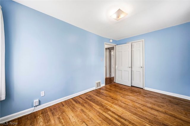 1613 Temple Avenue, Mayfield Heights, OH 44124