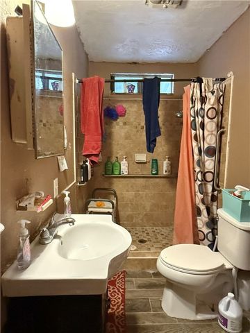 1402 E Kenedy Ave, Kingsville, TX 78363