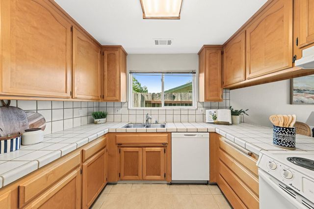 4819 Summit View Dr, El Dorado, CA 95623
