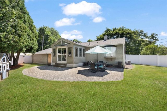 5 Halsey Road, Woonsocket, RI 02895