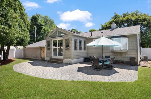 5 Halsey Road, Woonsocket, RI 02895