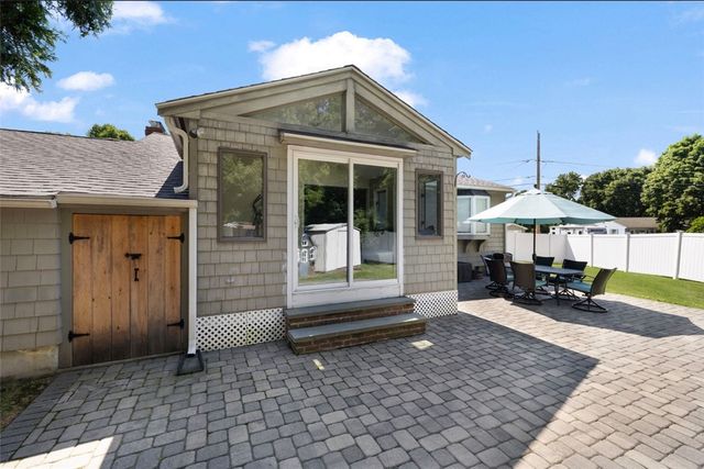 5 Halsey Road, Woonsocket, RI 02895