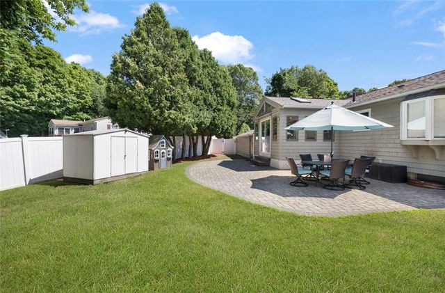 5 Halsey Road, Woonsocket, RI 02895