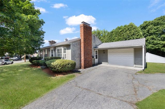 5 Halsey Road, Woonsocket, RI 02895