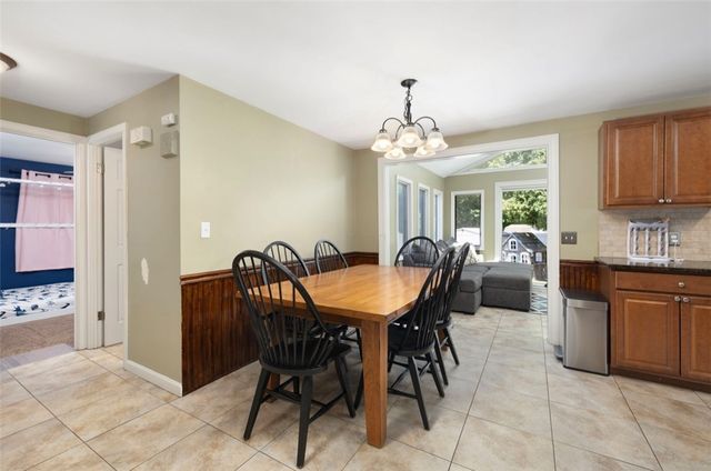 5 Halsey Road, Woonsocket, RI 02895