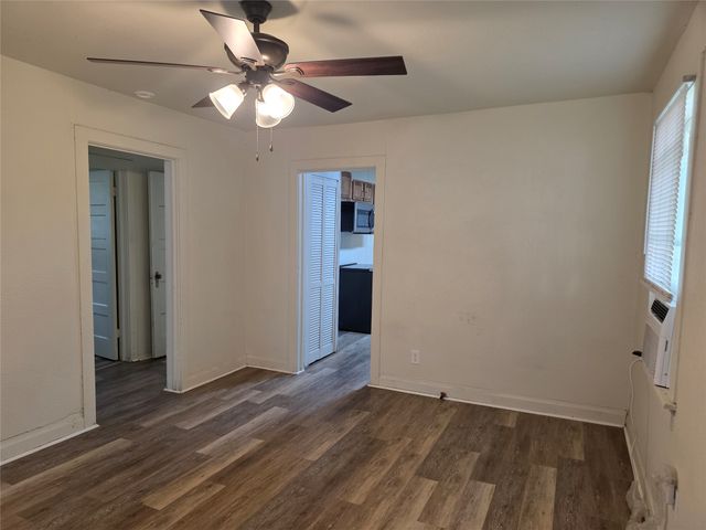 1315 N Robinson Street, Cleburne, TX 76031