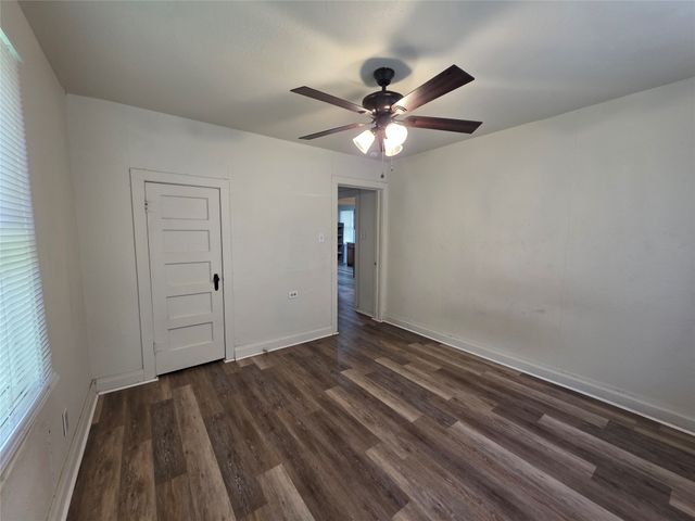 1315 N Robinson Street, Cleburne, TX 76031