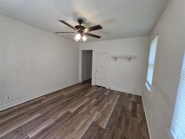 1315 N Robinson Street, Cleburne, TX 76031