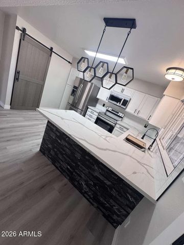 3008 W ANGELA Drive, Phoenix, AZ 85053