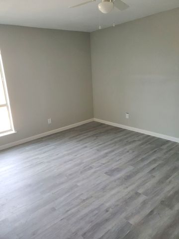 6754 Trail Lake Drive B, Fort Worth, TX 76133