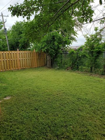 6754 Trail Lake Drive B, Fort Worth, TX 76133