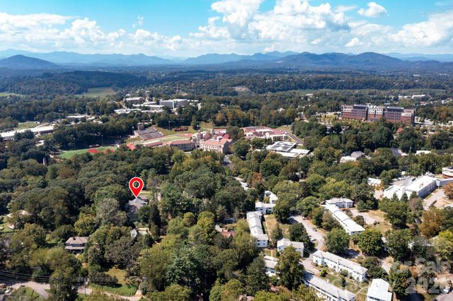 26 Grindstaff Drive, Asheville, NC 28803