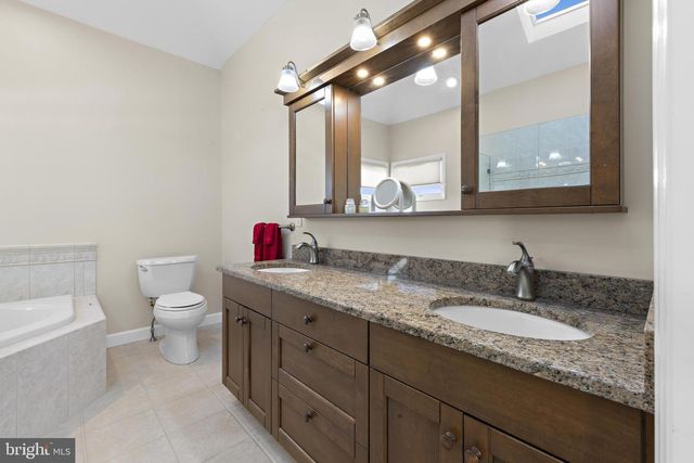 5004 S LONG BEACH BLVD, Long Beach Township, NJ 08008