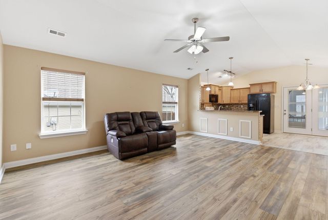 152 Sutton Pl Boulevard, Georgetown, KY 40324