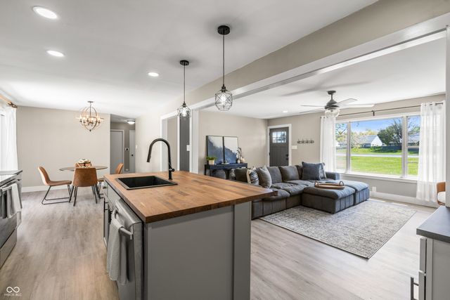 6716 E 96th Street, Fishers, IN 46038