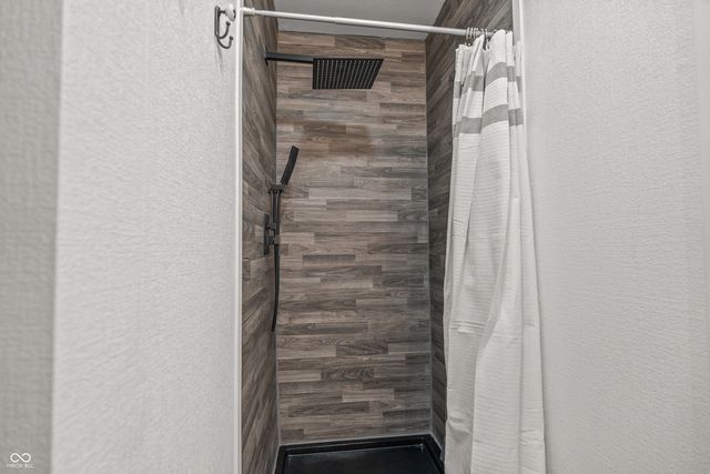 6716 E 96th Street, Fishers, IN 46038